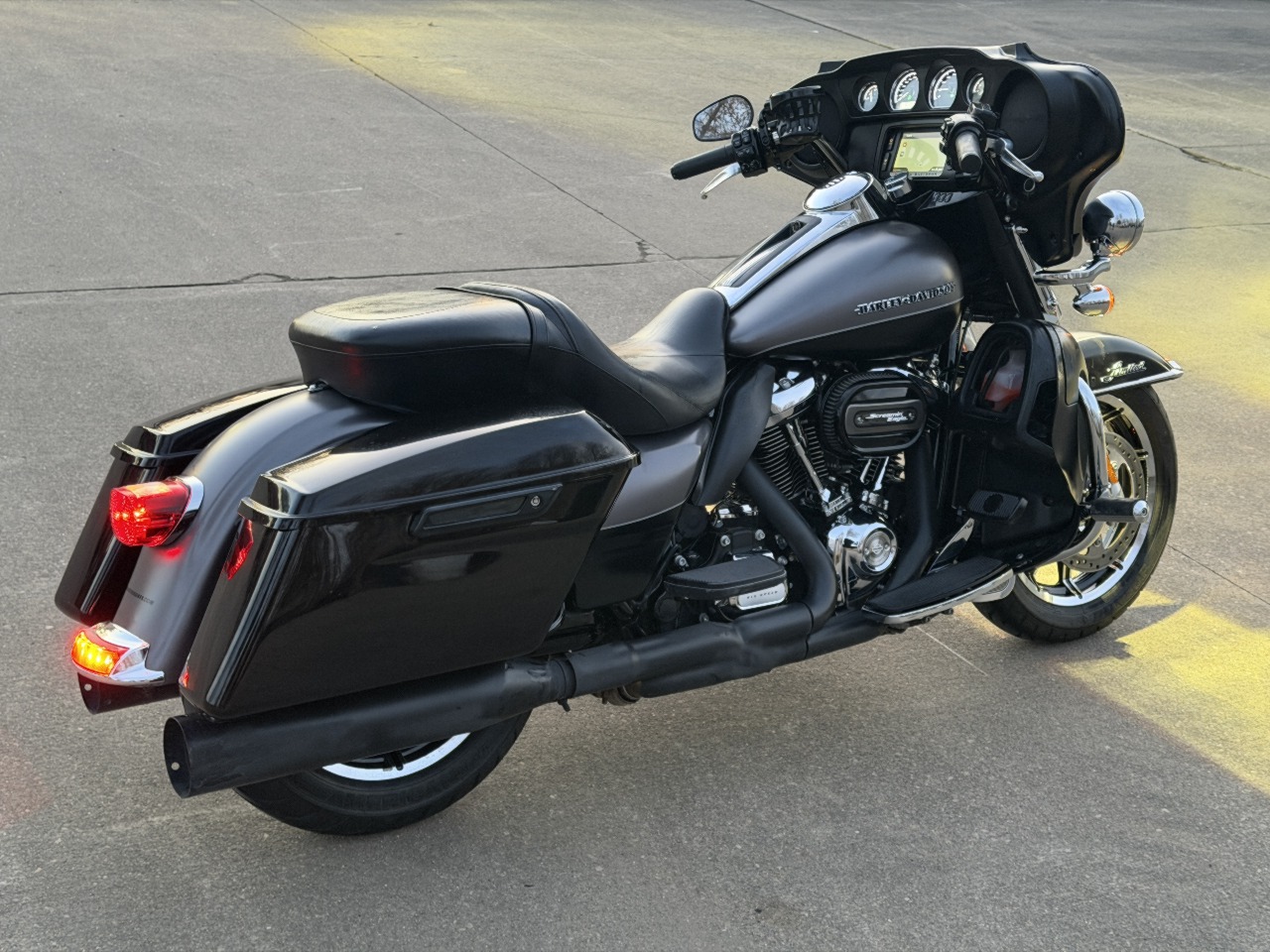 2017 Harley-Davidson FLHTK Electra Glide Ultra Limited / Street Glide